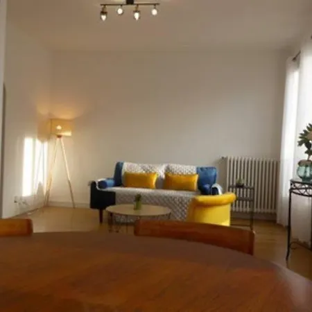 Apartment Grand Le Saint Marceaux Centre *