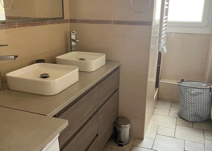 דירה Grand Le Saint Marceaux Centre