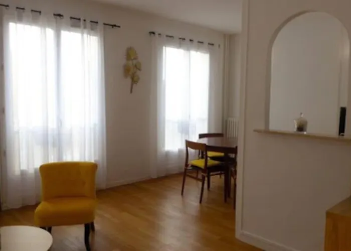 Grand Le Saint Marceaux Centre *